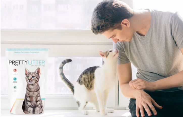 Man with cat and PrettyLitter